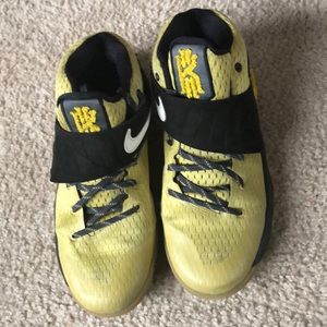 Kyrie 2 in Lemon Lime Color with Black